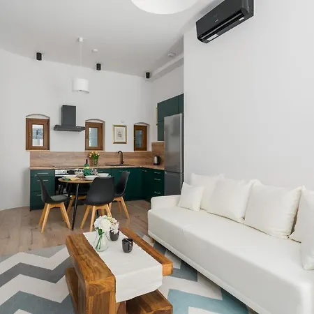 Kamienica Chelmonskiego 10 Przy Mtp By Renters Posen