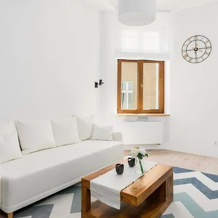Kamienica Chelmonskiego 10 Przy Mtp By Renters Lägenhet