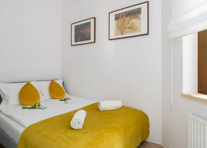 Kamienica Chelmonskiego 10 Przy Mtp By Renters