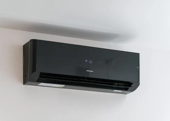 Kamienica Chelmonskiego 10 Przy Mtp By Renters