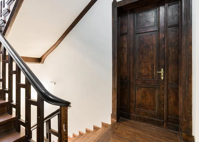 Kamienica Chelmonskiego 10 Przy Mtp By Renters Apartment Poznan